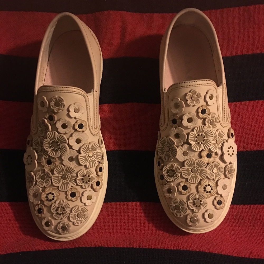 Coach tea rose floral 3D print.